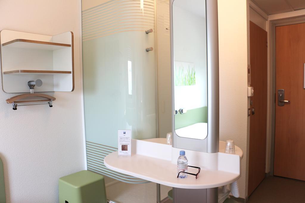 Ibis Budget Castelnaudary - A61 Quarto foto