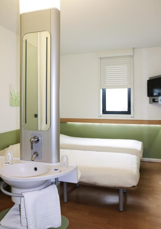 Ibis Budget Castelnaudary - A61 Quarto foto